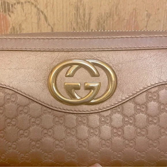 Gucci Metallic Mauve GG Zip Wallet with Gold Logo - Picture 2 of 8